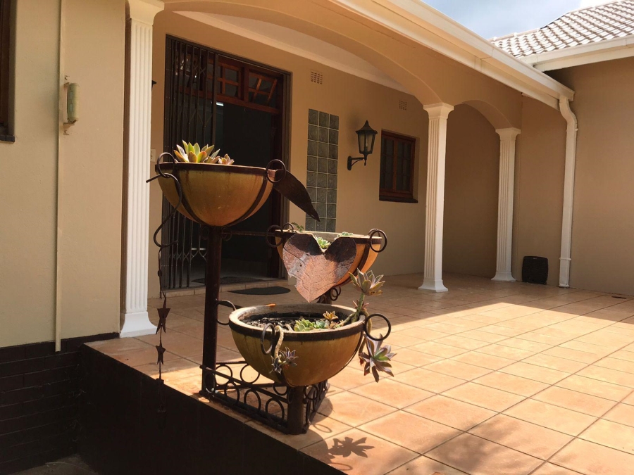 5 Bedroom Property for Sale in Protea Park North West